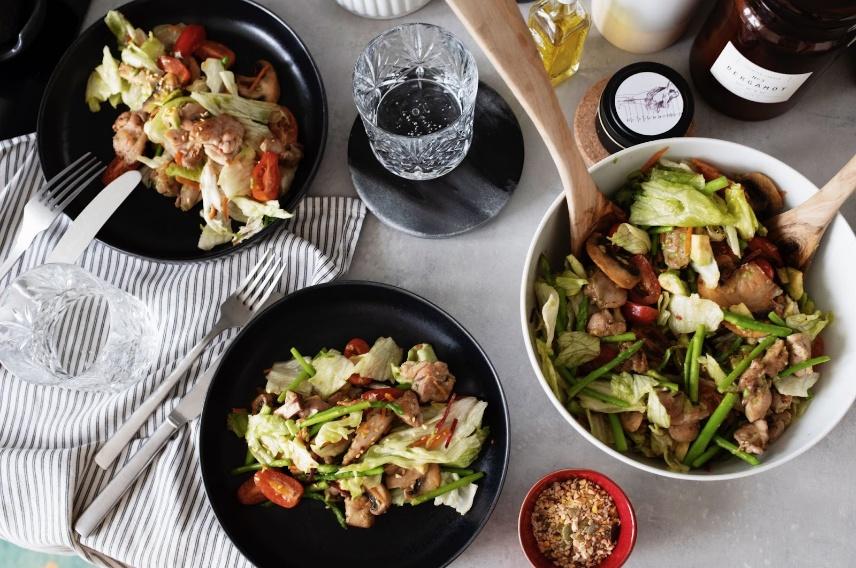 Fresh salad served on black plates/Fast Image Source: By ready Made from Pexels.com Safercures.com