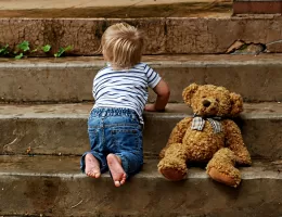 Image by Laura Retyi from Pixabay - Vaccine